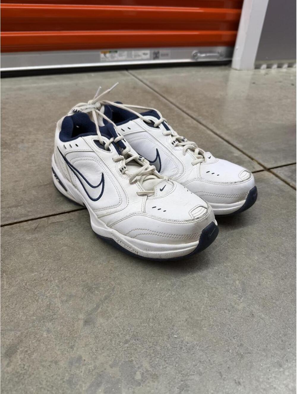 Nike Air Monarch IV white and navy wide running gym shoes size 11 MENS